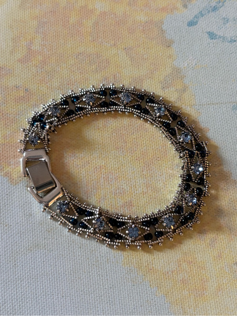 Beautiful Rhinestone of Blue and black beaded bracelet. Clasp closure. 14.00. - Picture 2 of 4